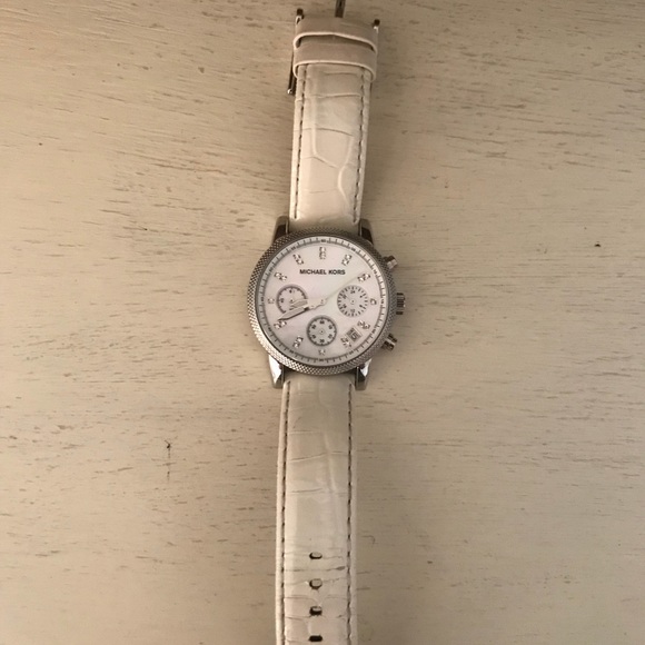 Michael Kors Watch with White Leather Band - Picture 3 of 4